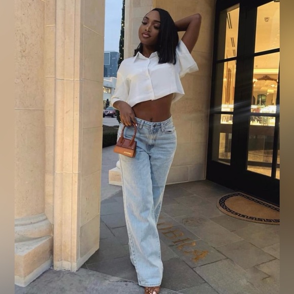 Meshki Cropped Button Up - Picture 2 of 5